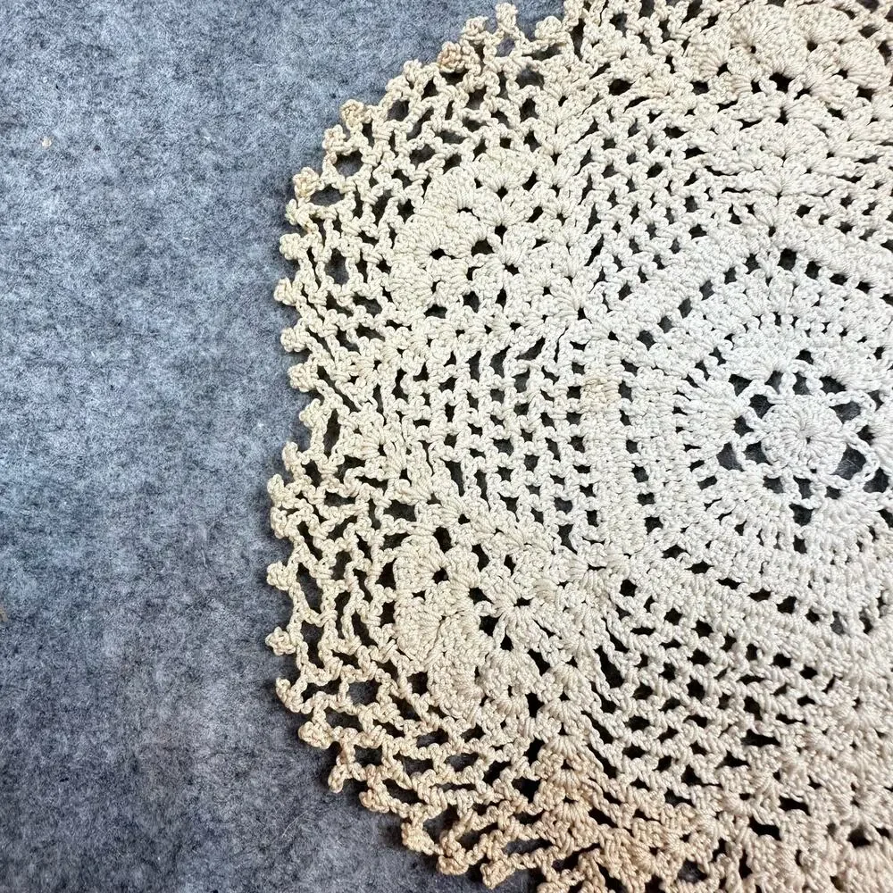Vintage Doily Antique Handmade Crochet Lace Scalloped Circle Coaster